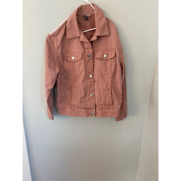 H&M PINK DENIM JACKET Size M "what would Dolly Do" painted on back with stars - Picture 1 of 9